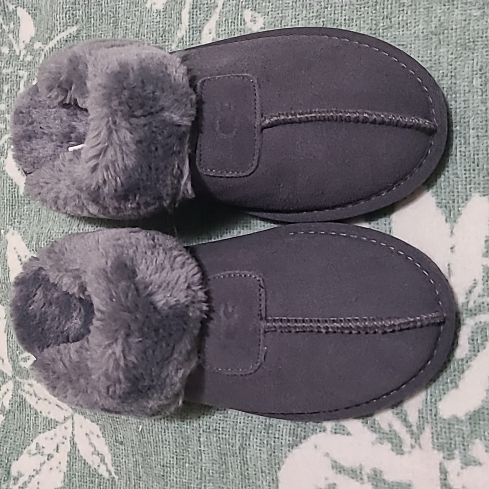 Womens size 9 slippers